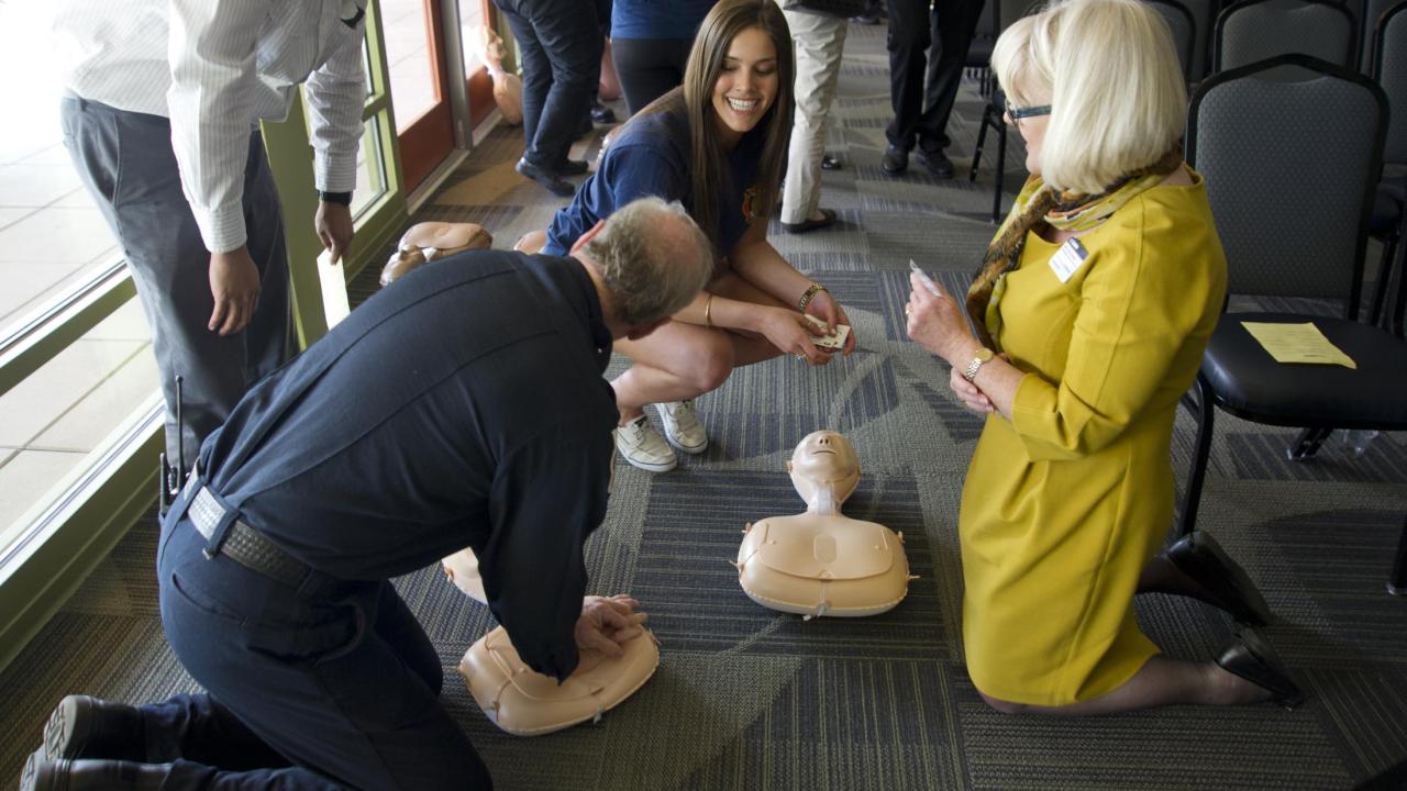 UCDFD Teaches CPR